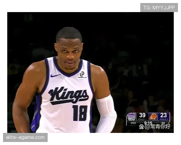 威斯布鲁克突破制造多次失误，效率明显不及生涯高峰