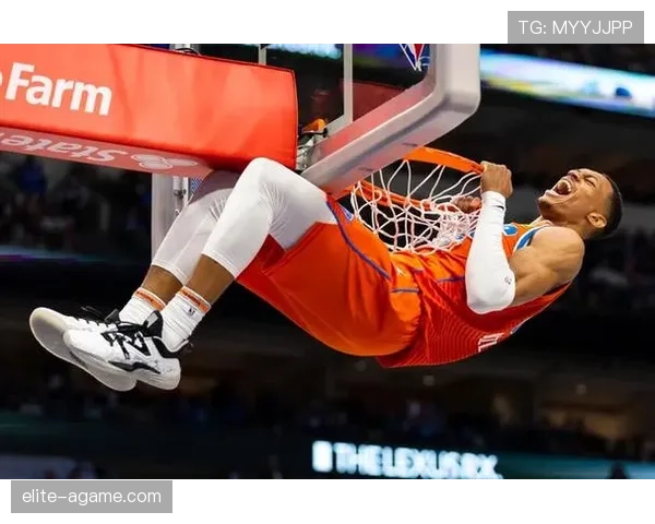 文斯·卡特突破带动进攻节奏 超越同时代锋线效率明显提升