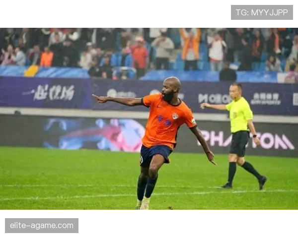 假摔如何判定？带你了解裁判的判罚标准与实际应用。